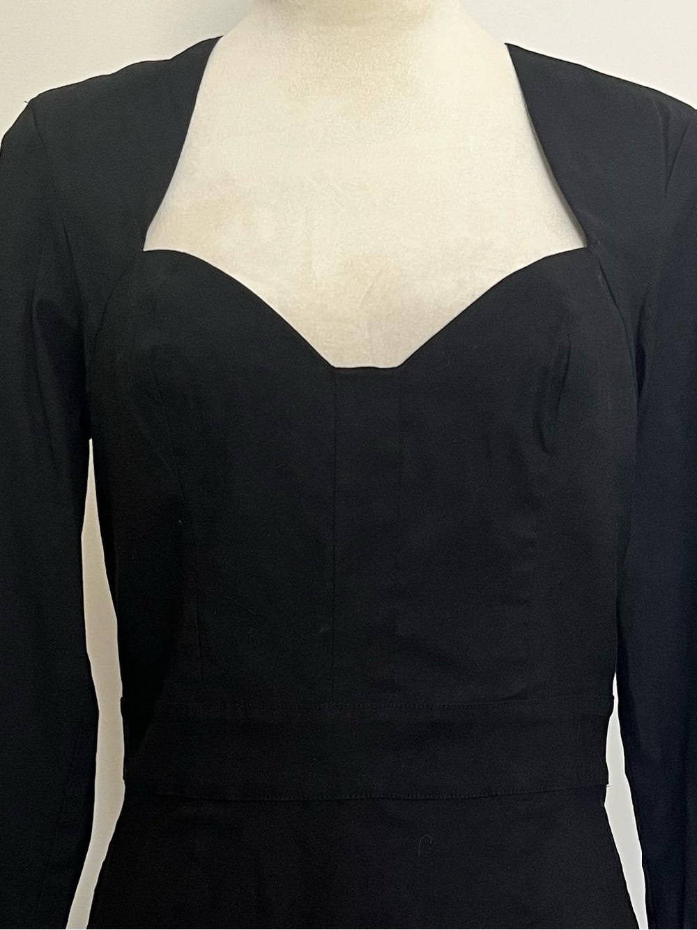 Anthropologie Black Long Sleeve Sweetheart Scalloped Mini Dress Sz 10 Bodycon - Picture 6 of 12